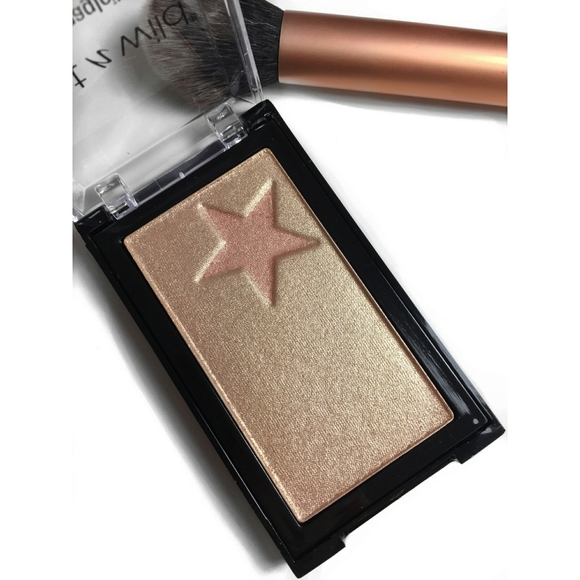 💙HP💙 🍒 5/$20 new Wet n Wild megaglo Illuminating Bar - Picture 1 of 8